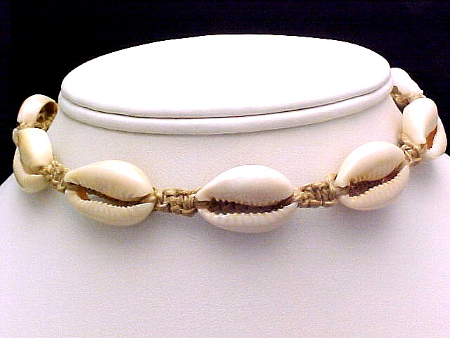RE/DONE x Marketplace | 70s Heishi White Shell Necklace