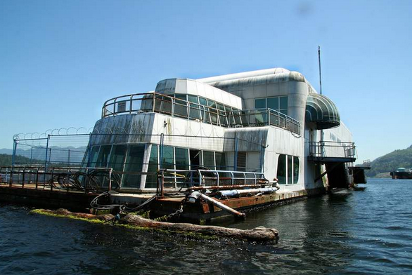 abandoned floating mcdonalds