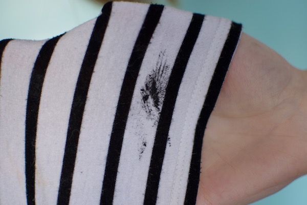 how to clean mascara from clothes