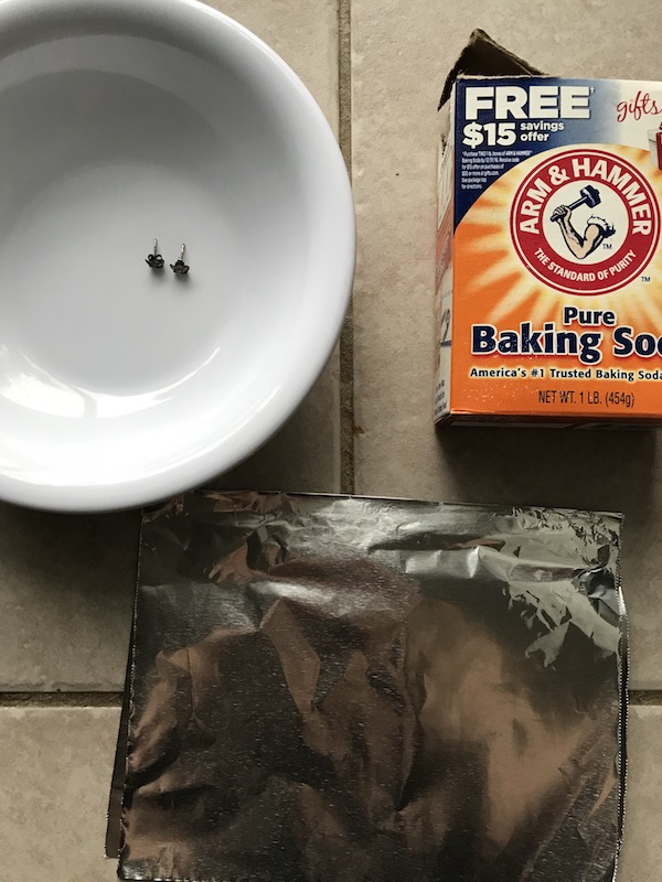 Cleaning sterling silver on sale with baking soda