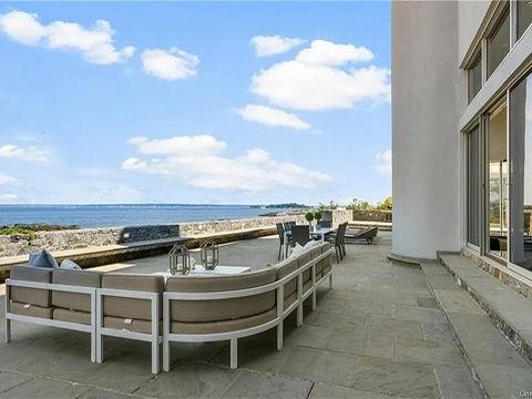 New Rochelle beach house in New York, private roof deck overlooking the Long Island Sound