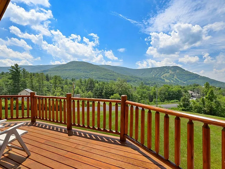 Hunter Mountain, NY ski chalet, log cabin wraparound porch