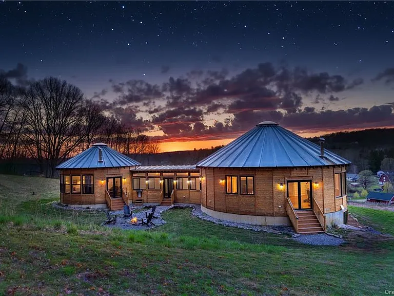 Hudson Valley Yurt House, yurt exterior at dusk