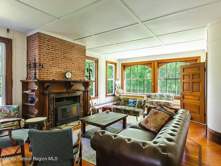 Elka Park, NY Mansion living room