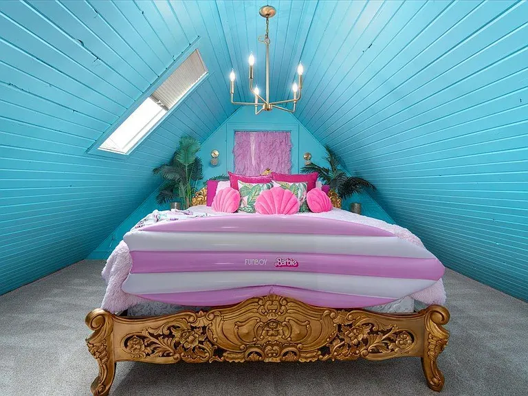 all-pink Barbie Dream House for sale, turquoise and purple barbie themed bedroom