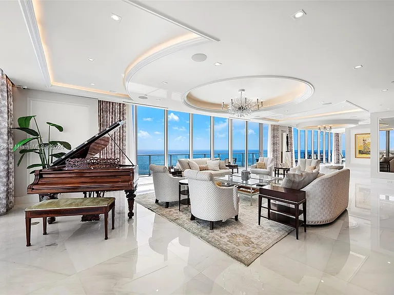 Fort Lauderdale Beach Penthouse, floor to ceiling windows overlooking the atlantic ocean