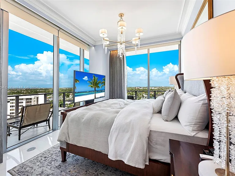 Fort Lauderdale Beach Penthouse, large guest bedroom overlooking the atlantic ocean