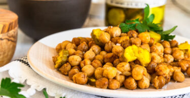 indian spice roasted chickpeas