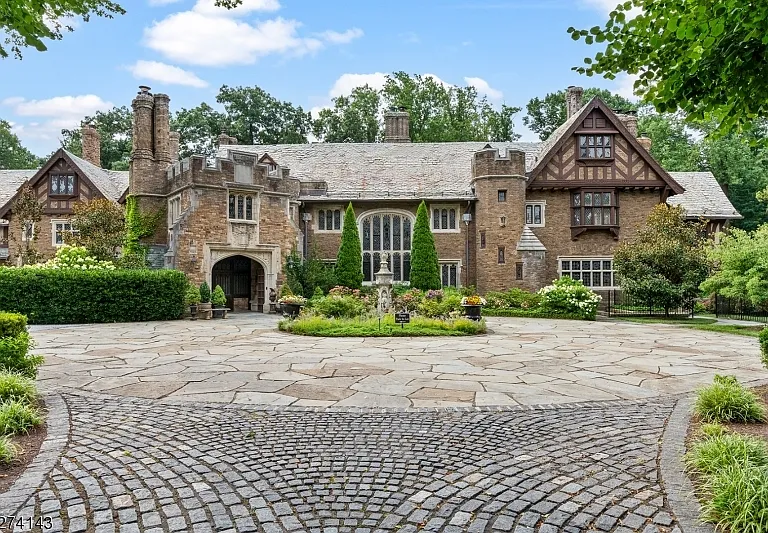 tudor style castle in NJ, exterior of Glynallyn in Morris Township