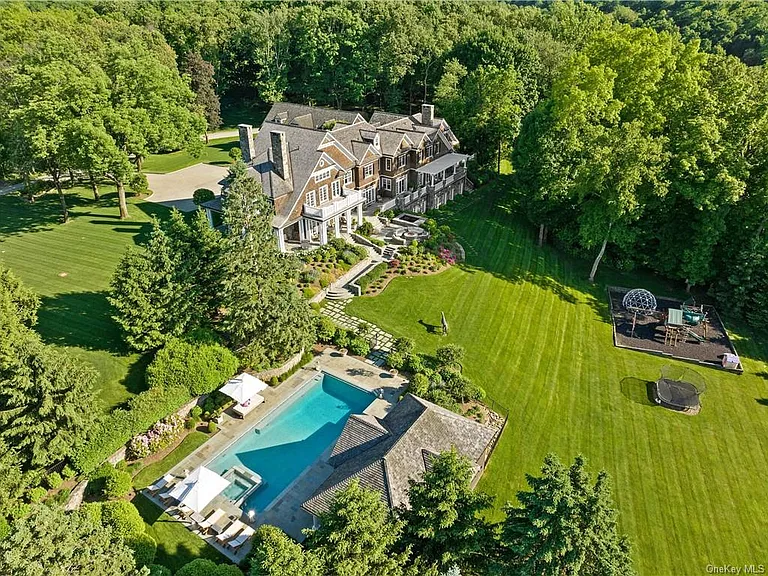 Westchester Mansion, exterior of Happy Hill Farms in Bedford Corners New York