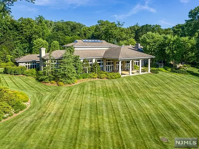 exterior of a posh modern saddle river mansion in New Jersey's Bergen County