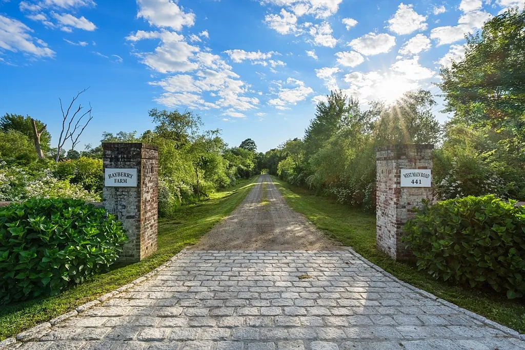 Most expensive house in Rhode Island, exterior of 441 West Main Road in Little Compton