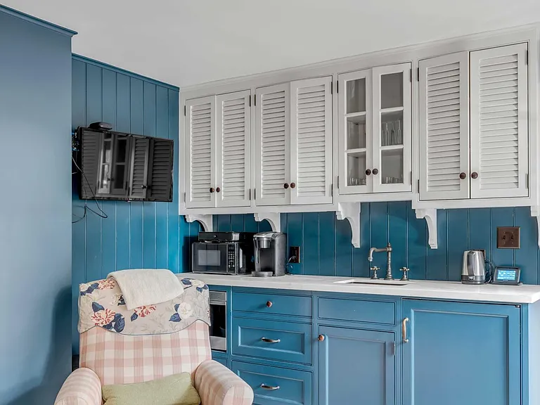 Scott Bessent's Charleston Waterfront Mansion, guest suite kitchenette