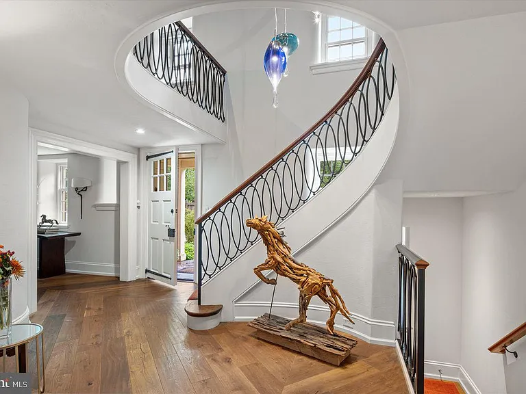 1700s equestrian estate in Lower Gwynedd Pennsylvania, colonial era    staircase