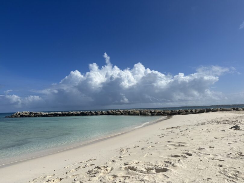 Beaches of Aruba, how to get paid to travel