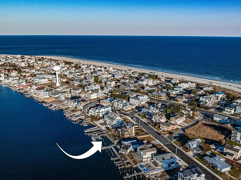 Timeless NJ bayfront beach house, exterior of 612 S Bayview Drive in Strathmere, New Jersey