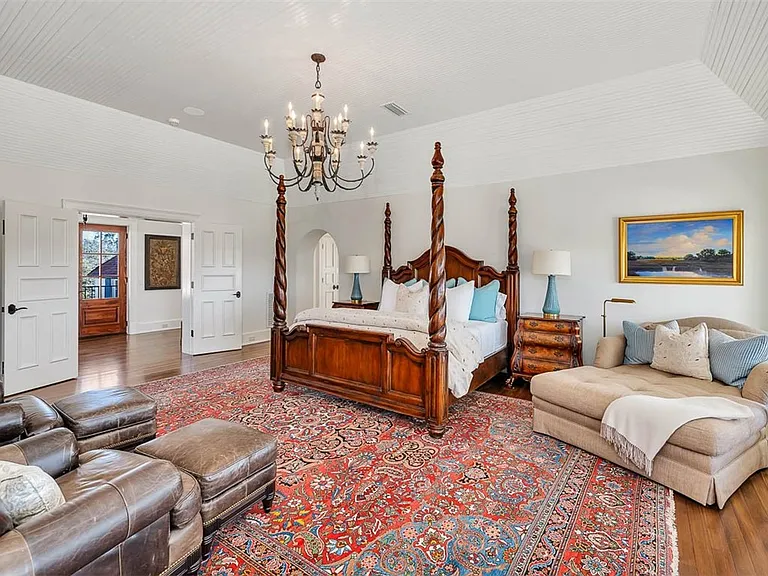 Most beautiful mansion on Saint Simons Island, Georgia, giant master bedroom