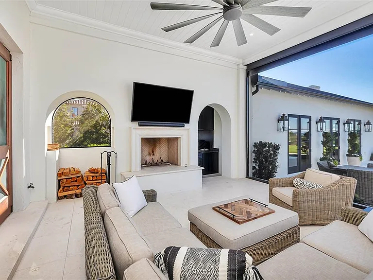 Most beautiful mansion on Saint Simons Island, Georgia, screened in living room porch overlooking Jekyll Island