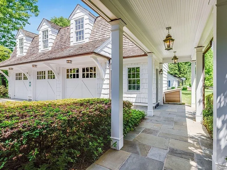 Locust Valley New York mansion, exterior view of garage